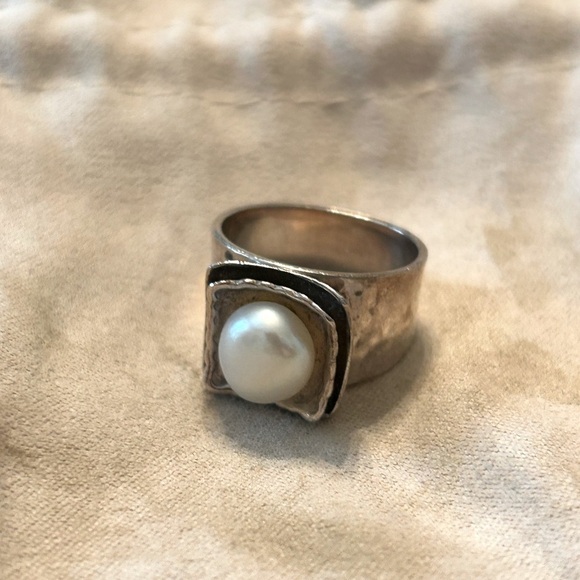 Silpada Sterling Silver 925 Layered Freshwater Pearl Hammered Wide Band Ring - Picture 1 of 3